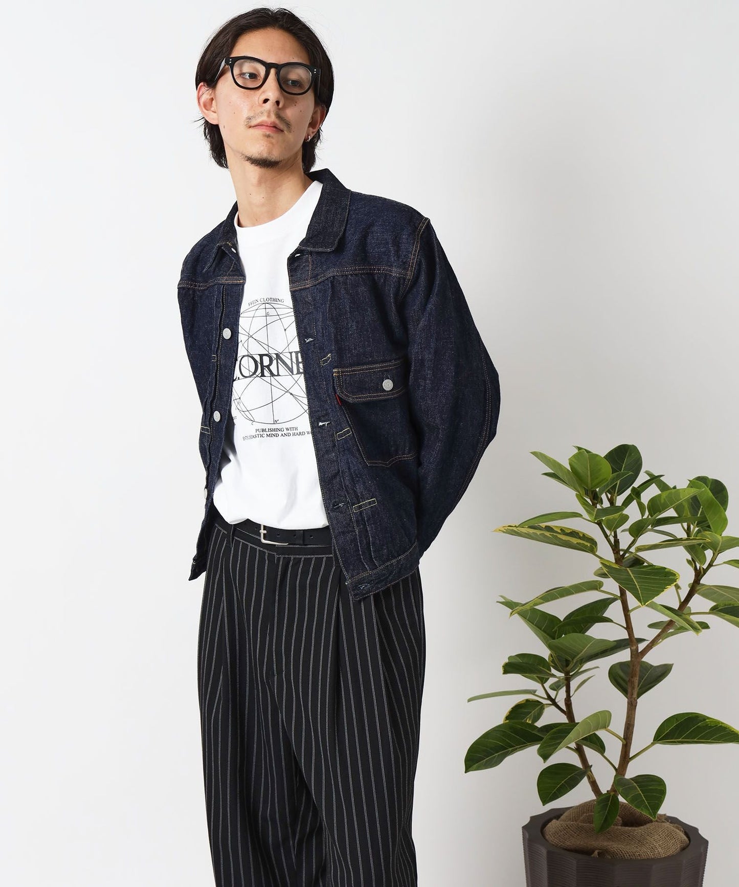 サークルアート線画プリントTシャツ / 男女兼用 レギュラーサイズ ワンポイント シンプル アートT ホワイト