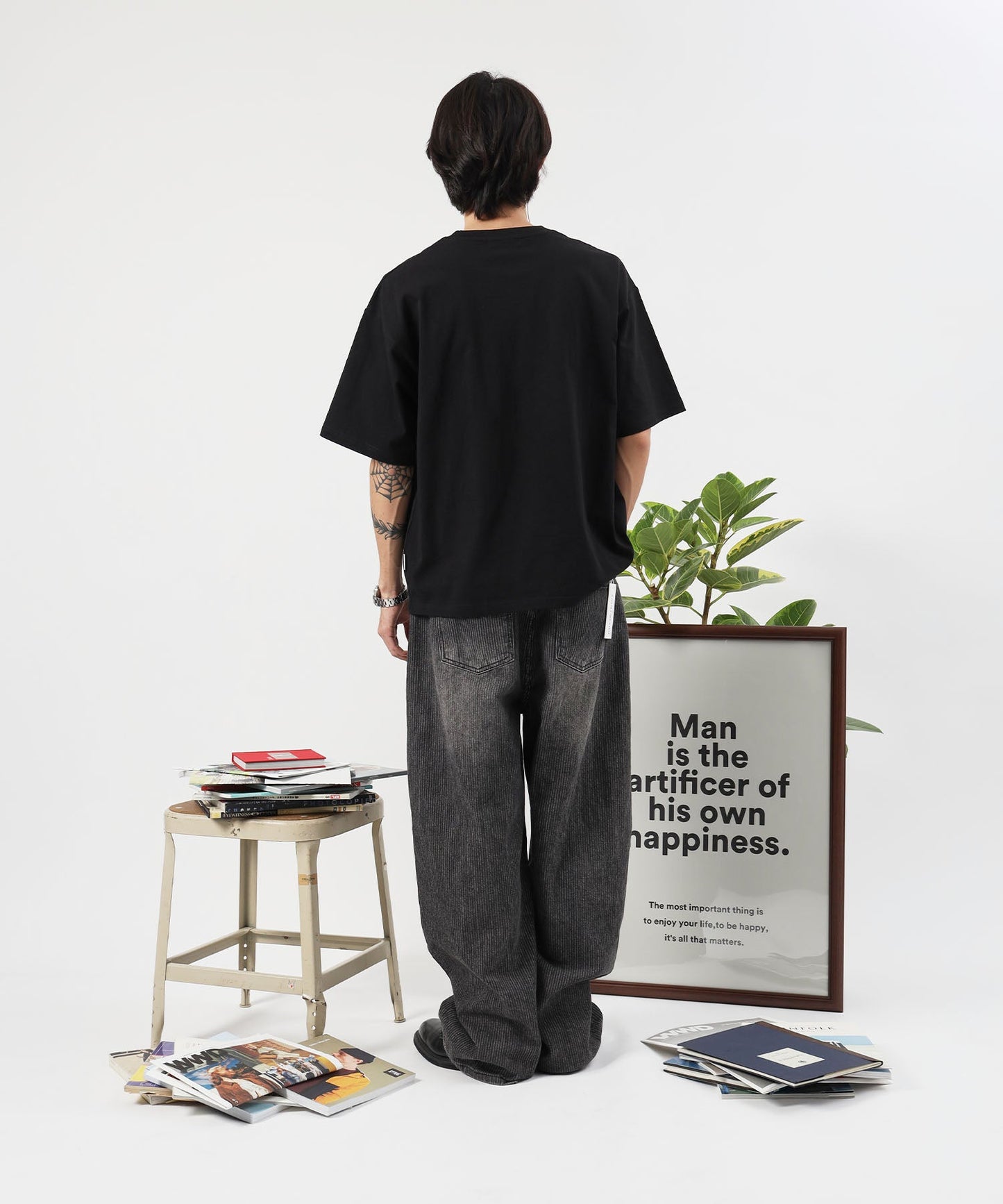 サークルアート線画プリントTシャツ / 男女兼用 レギュラーサイズ ワンポイント シンプル アートT ブラック