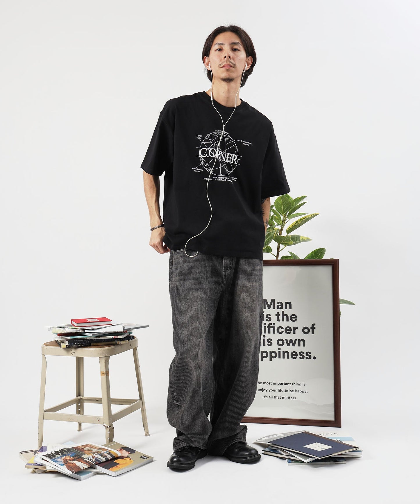 サークルアート線画プリントTシャツ / 男女兼用 レギュラーサイズ ワンポイント シンプル アートT ブラック