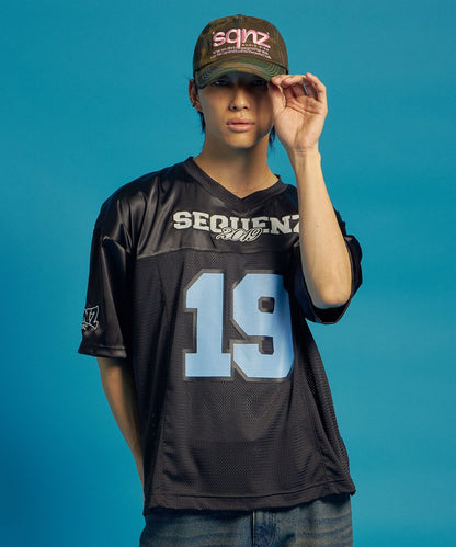 SQNZ FOOTBALL CLUB T-SHIRTS / ゲームシャツ 半袖 ブロークコア Vネック 刺繍 ブラック