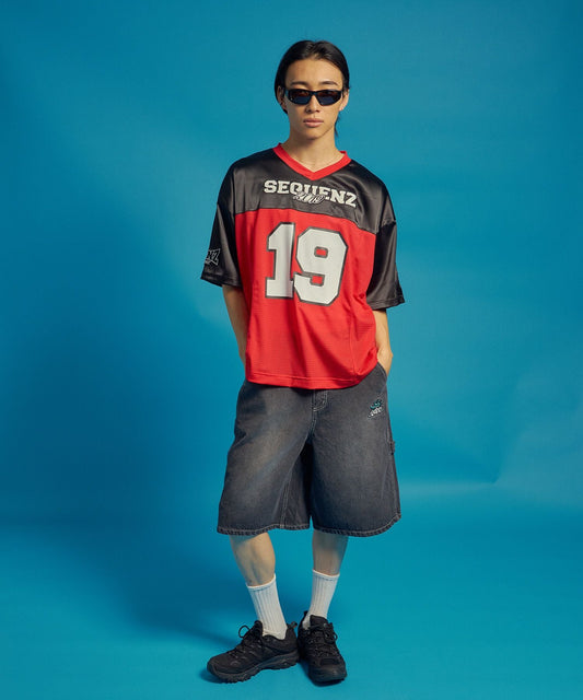 SQNZ FOOTBALL CLUB T-SHIRTS / ゲームシャツ 半袖 ブロークコア Vネック 刺繍 レッド