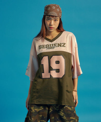 SQNZ FOOTBALL CLUB T-SHIRTS / ゲームシャツ 半袖 ブロークコア Vネック 刺繍 カーキ