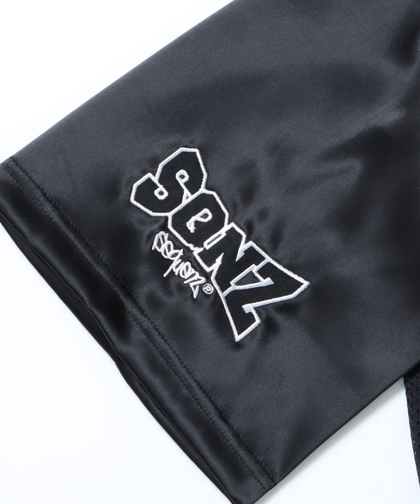 SQNZ FOOTBALL CLUB T-SHIRTS / ゲームシャツ 半袖 ブロークコア Vネック 刺繍 ブラック