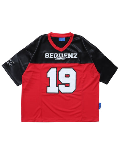 SQNZ FOOTBALL CLUB T-SHIRTS / ゲームシャツ 半袖 ブロークコア Vネック 刺繍 レッド