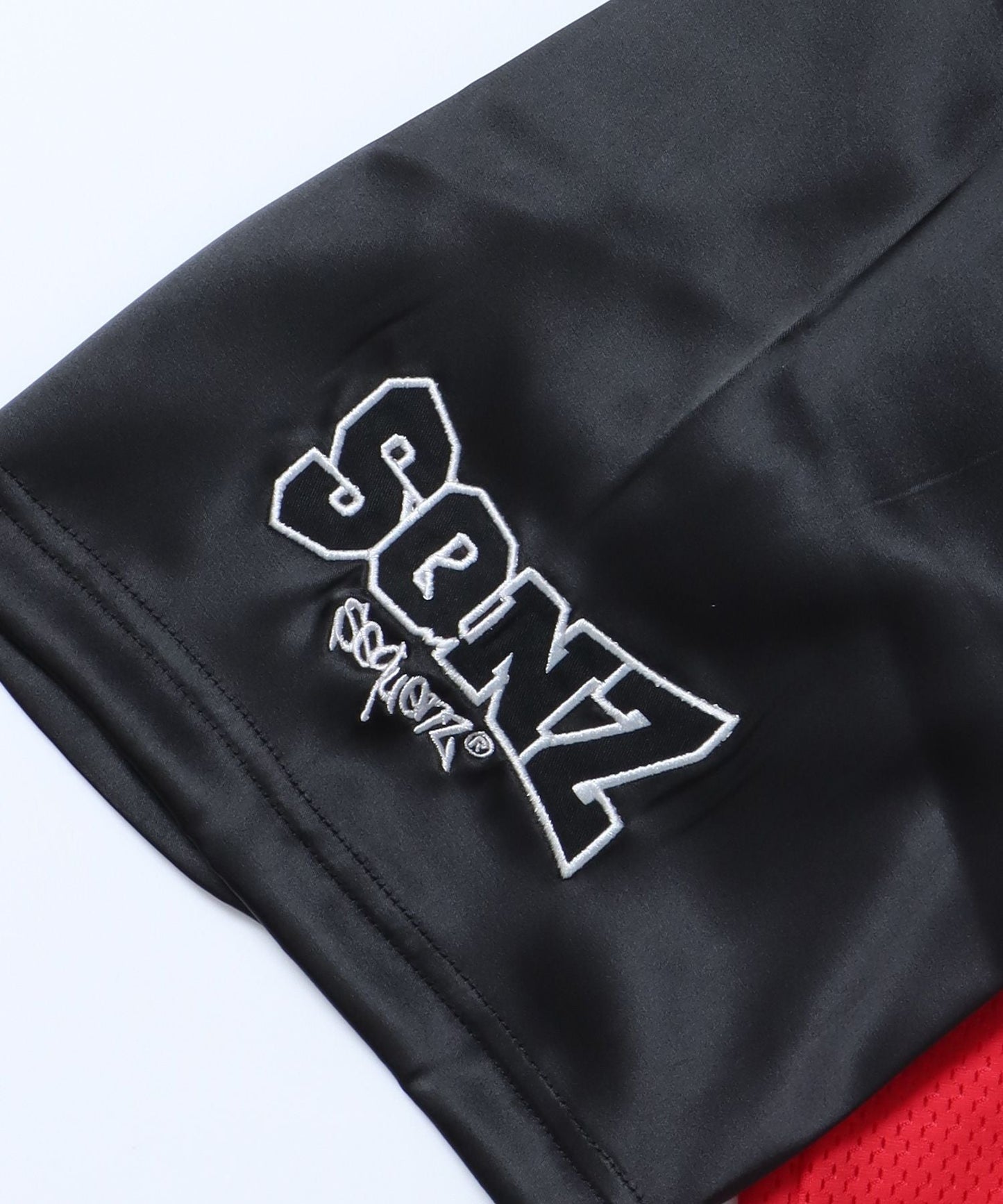 SQNZ FOOTBALL CLUB T-SHIRTS / ゲームシャツ 半袖 ブロークコア Vネック 刺繍 レッド