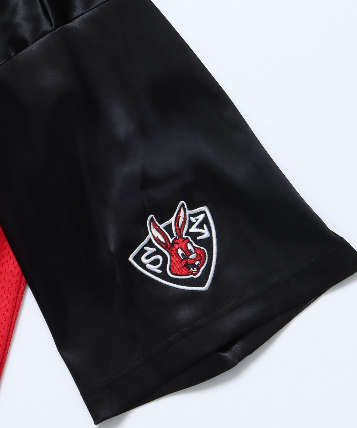 SQNZ FOOTBALL CLUB T-SHIRTS / ゲームシャツ 半袖 ブロークコア Vネック 刺繍 レッド