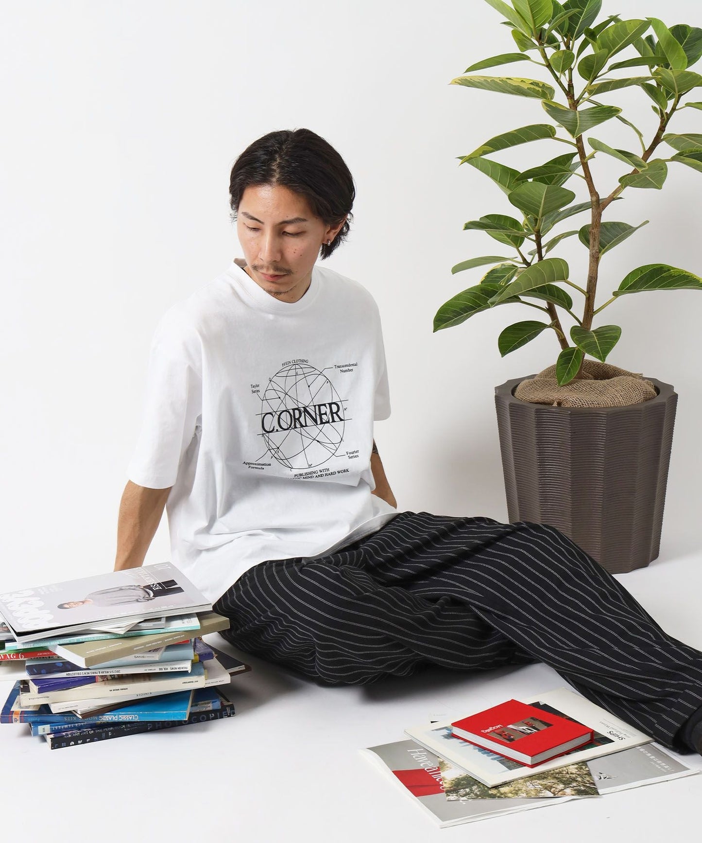 サークルアート線画プリントTシャツ / 男女兼用 レギュラーサイズ ワンポイント シンプル アートT ホワイト