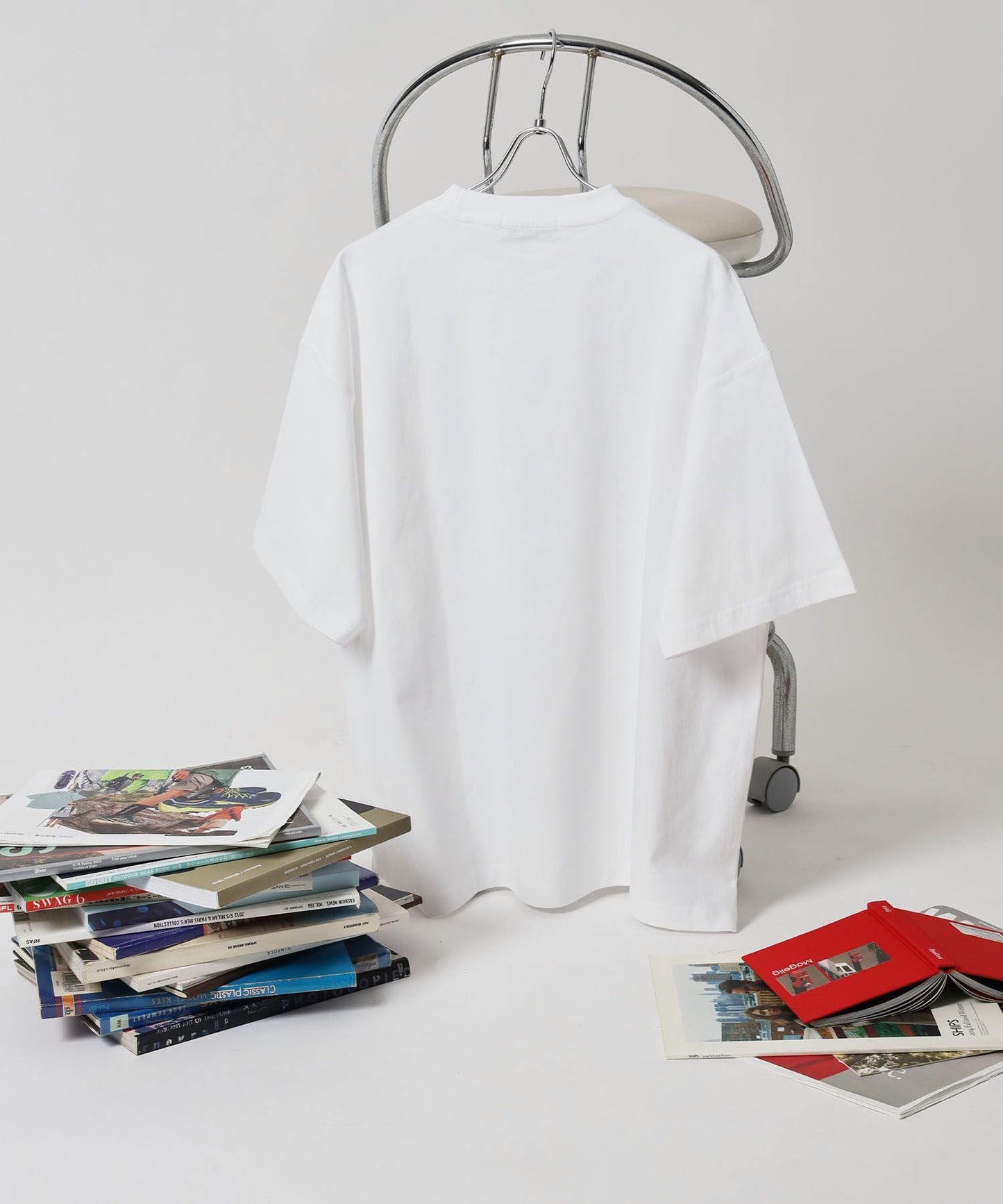 サークルアート線画プリントTシャツ / 男女兼用 レギュラーサイズ ワンポイント シンプル アートT ホワイト