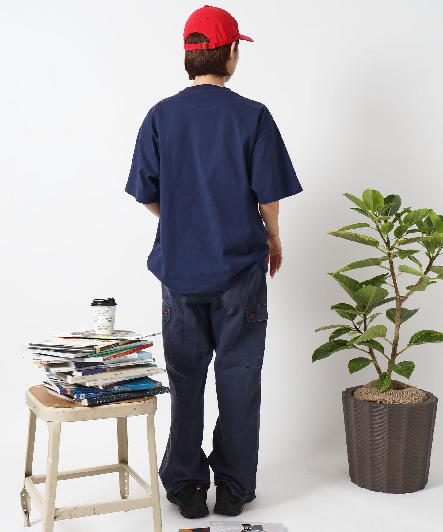 サークルアート線画プリントTシャツ / 男女兼用 レギュラーサイズ ワンポイント シンプル アートT ネイビー