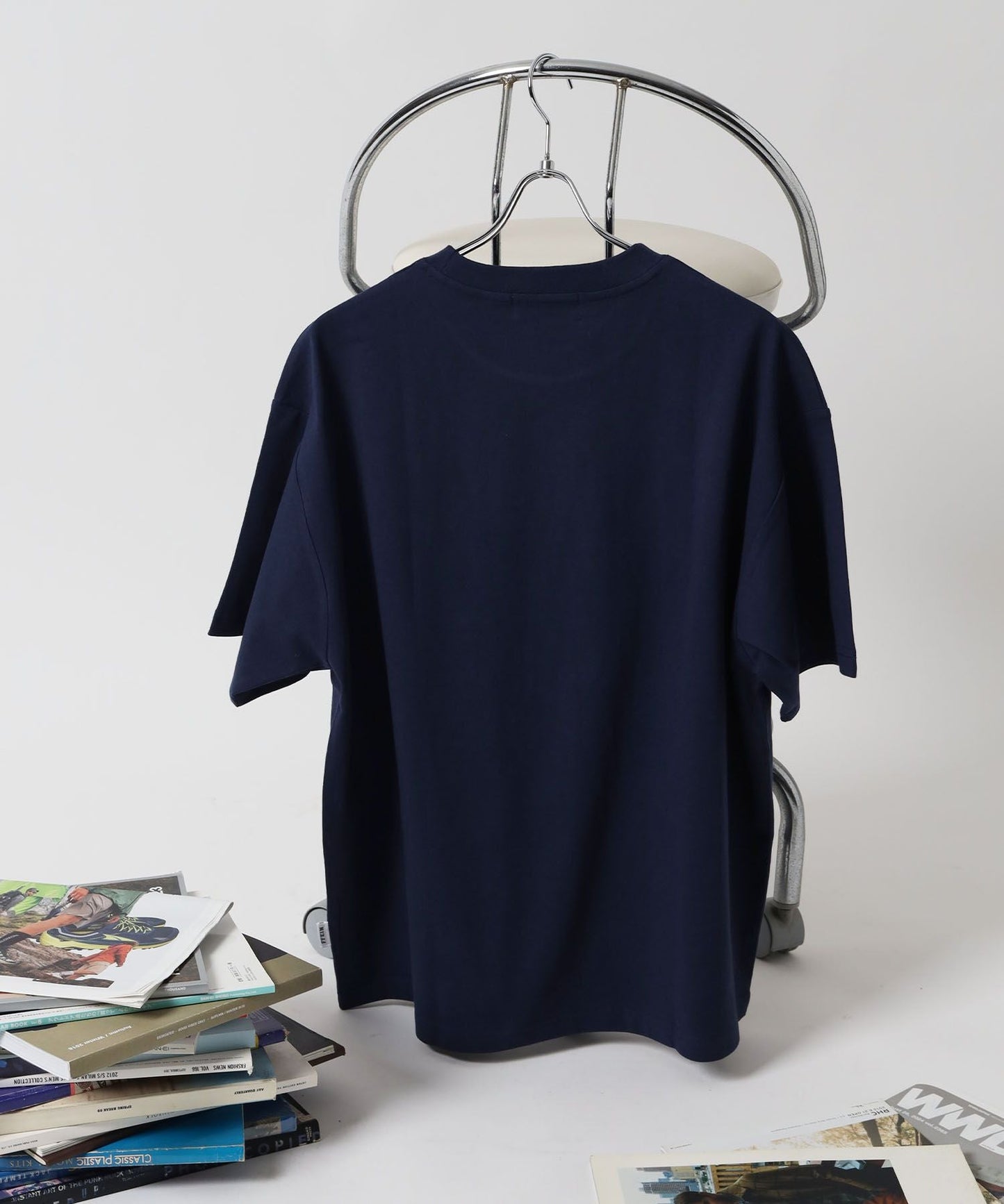 サークルアート線画プリントTシャツ / 男女兼用 レギュラーサイズ ワンポイント シンプル アートT ネイビー