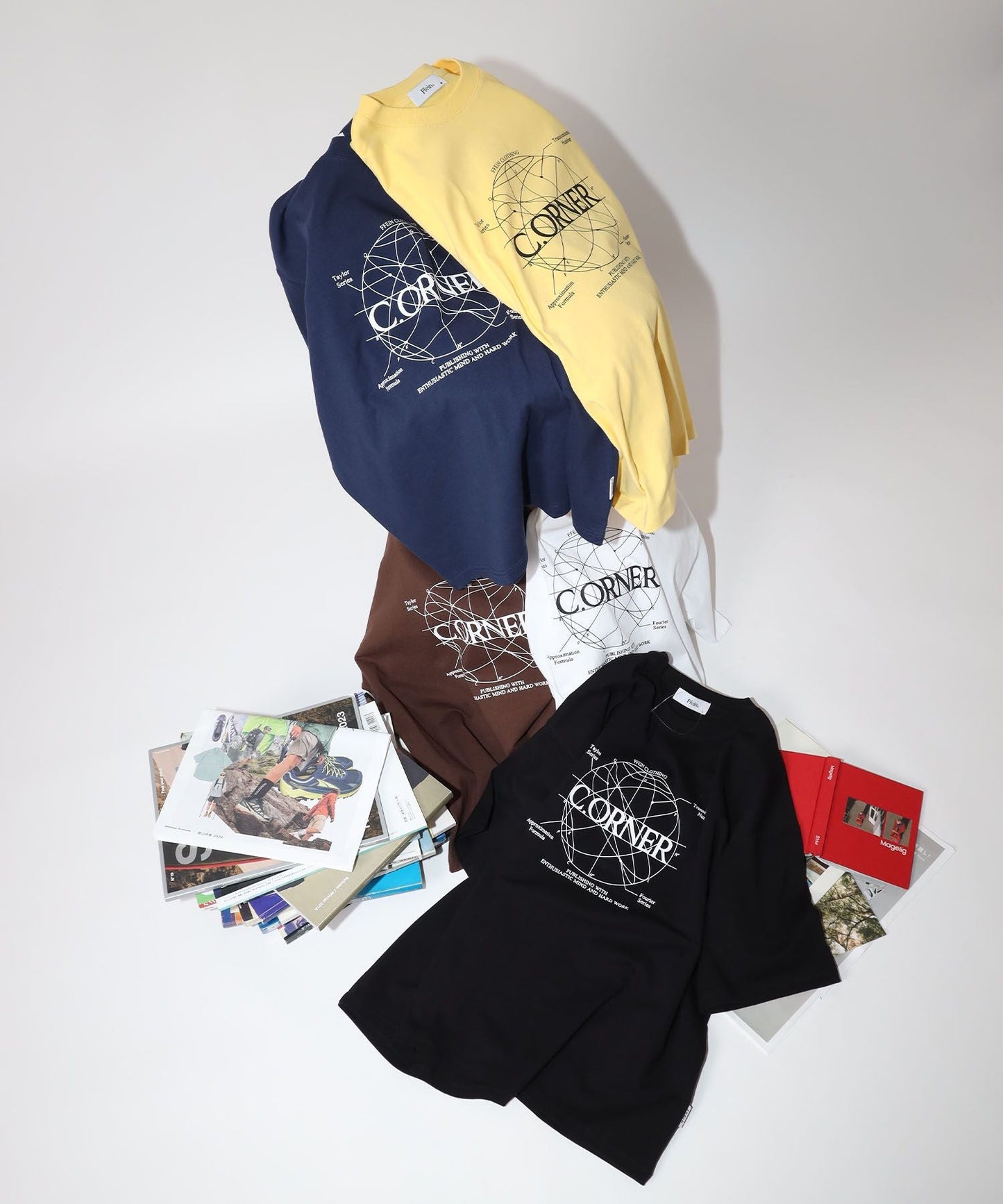 サークルアート線画プリントTシャツ / 男女兼用 レギュラーサイズ ワンポイント シンプル アートT ネイビー